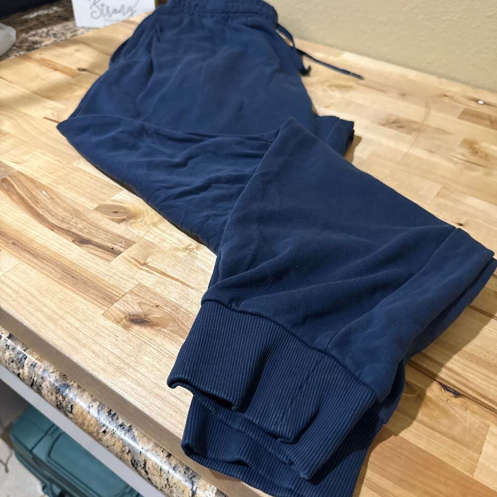 Gymshark Men's Crest Joggers - Navy Blue XL - Picture 7 of 9